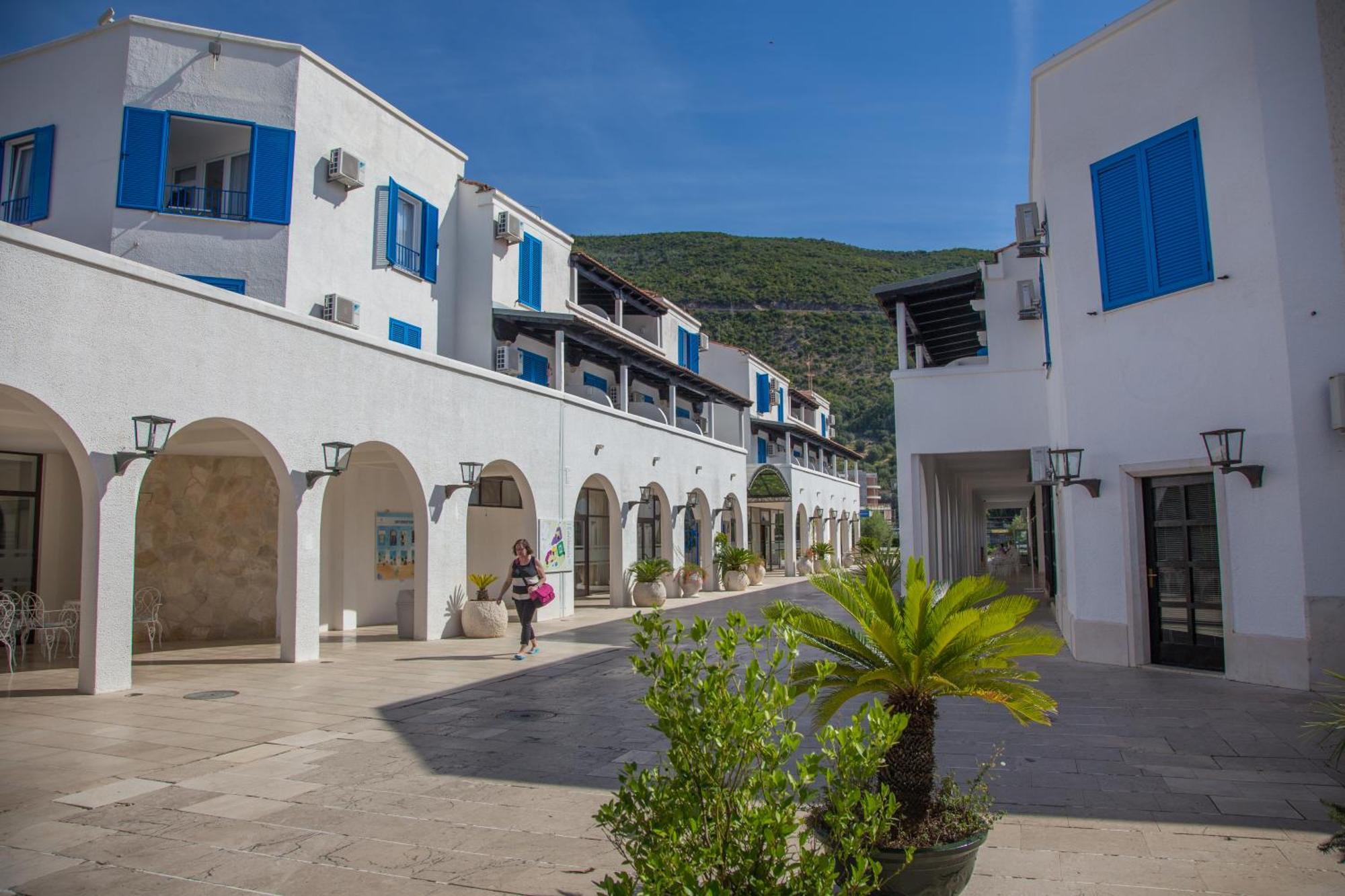 Hotel Aleksandar Budva Bagian luar foto